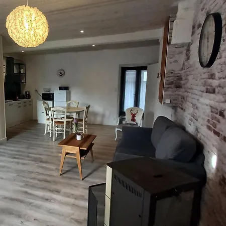 Au Katalu דירה Pléaux